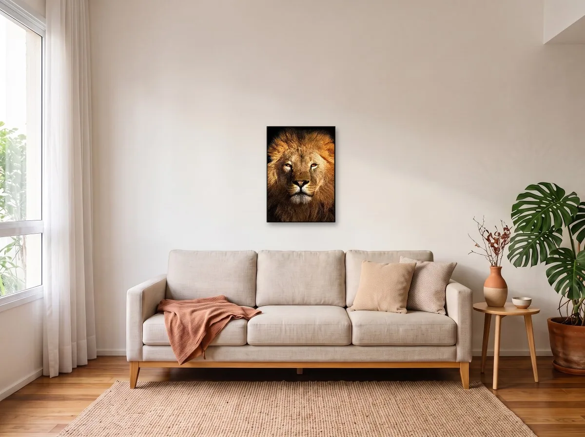 Quadro 50×70 com filete preto em sala